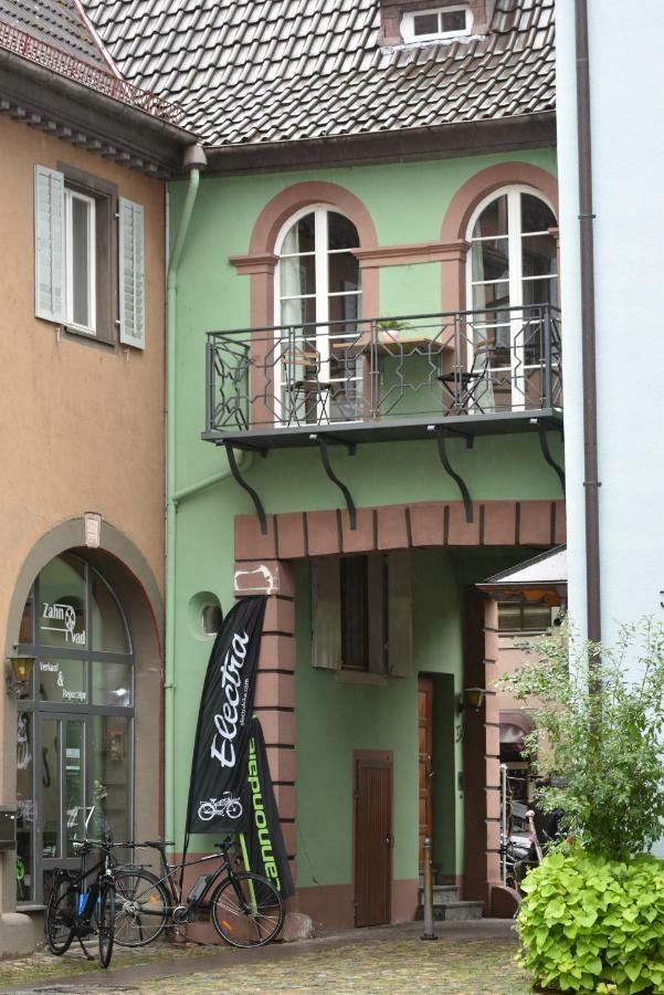 Ferienwohnung Im Historischen Stadttor Staufen im Breisgau Exterior photo